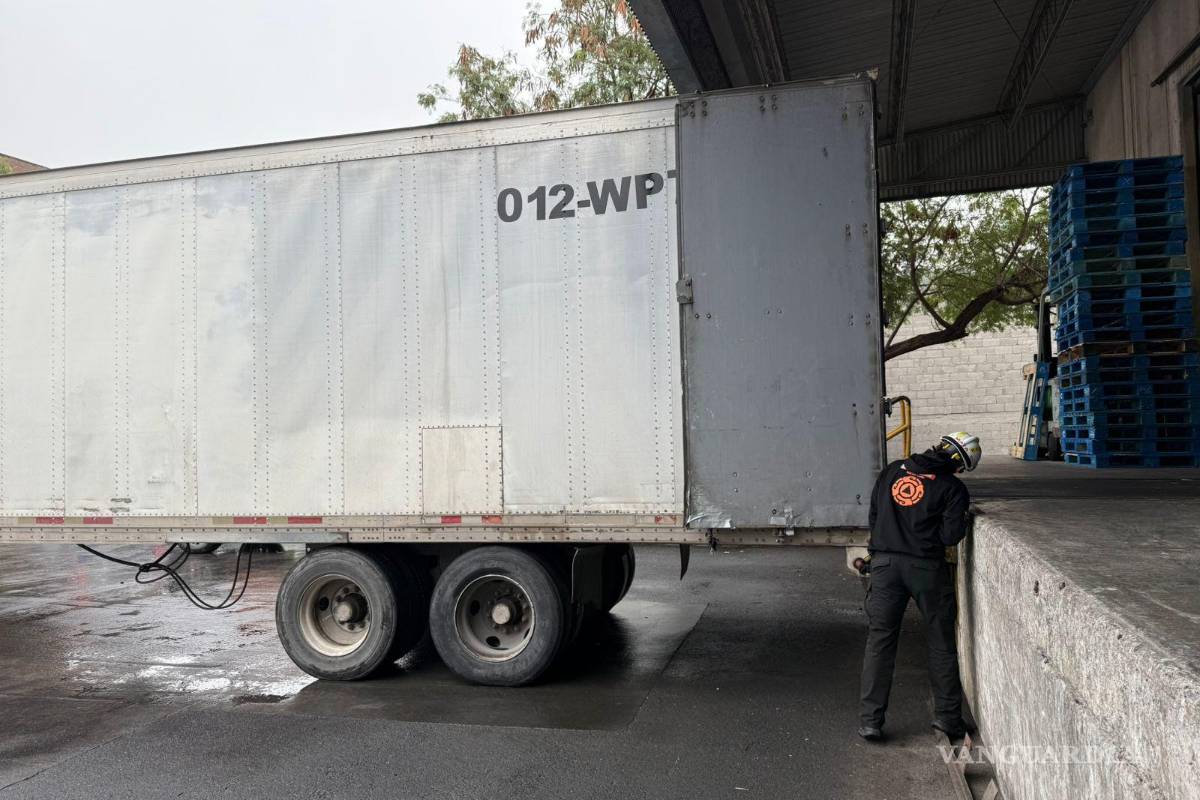 Joven resulta prensado en accidente laboral, en Nuevo León