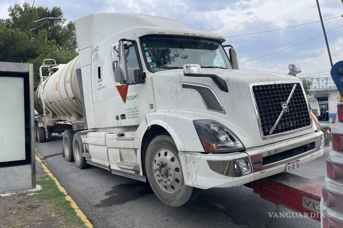 Aseguran pipa con gasolina robada, en Saltillo