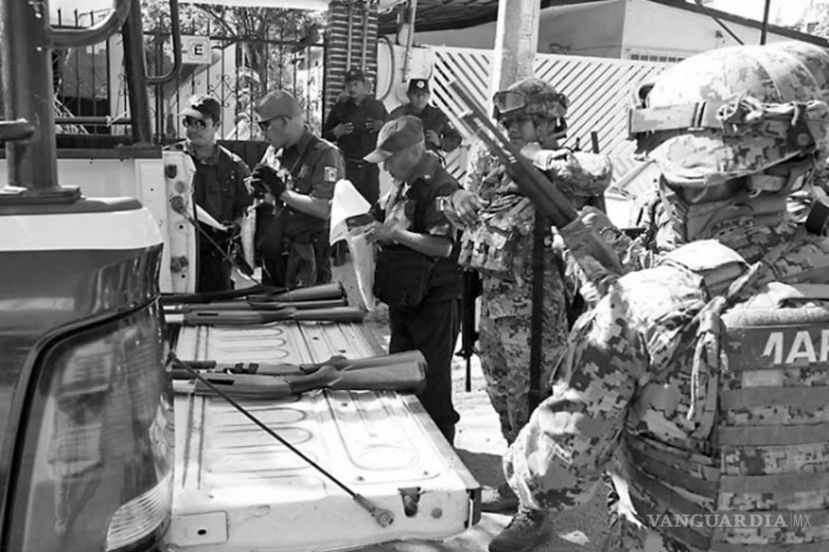 Hallan droga y policías ‘aviadores’ en Acapulco