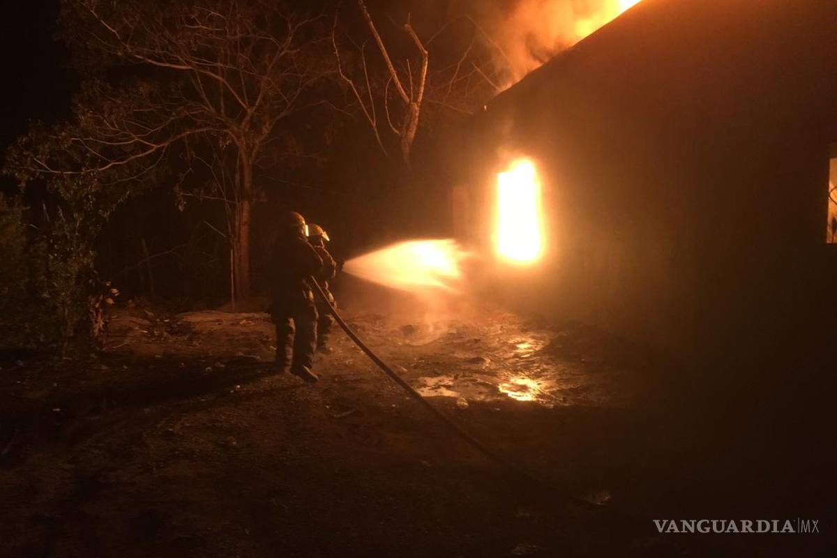 Se incendia bodega clandestina de huachicol en Tabasco y deja 5 heridos