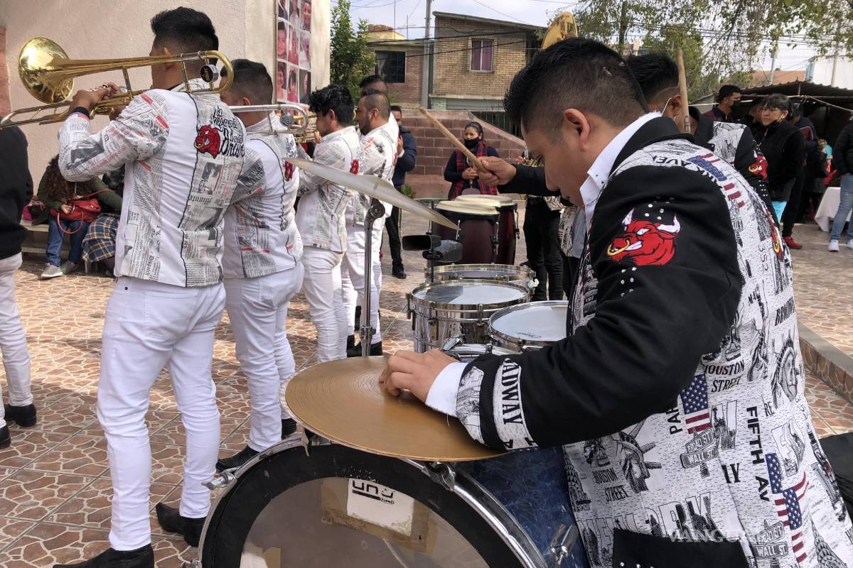 Por pandemia de COVID-19, integrantes de la Banda Brava de Saltillo dejan la música para buscar con oficios el sustento