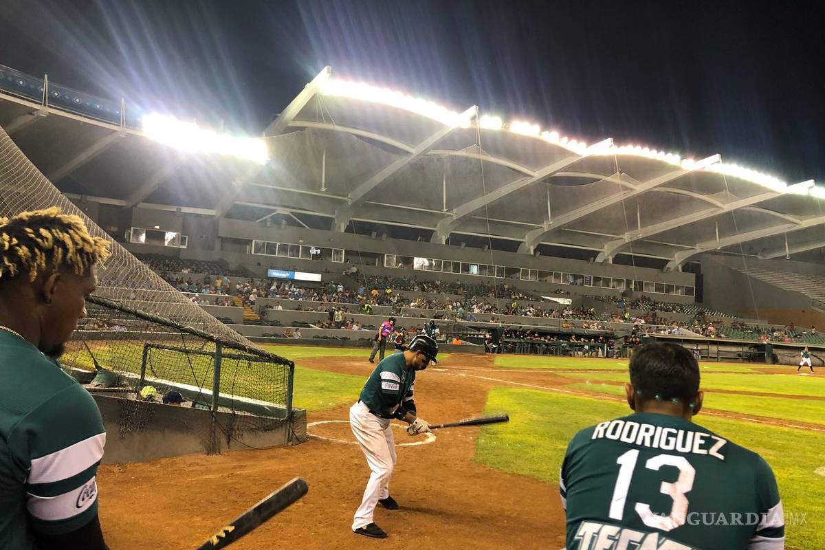 Vuelven a las andadas: blanquean a Saraperos