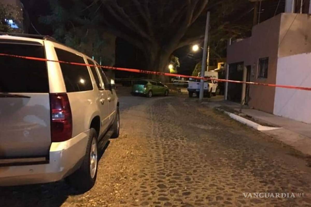 Secretario de Turismo de Colima sale ileso tras ataque en su casa; hay un muerto y un herido