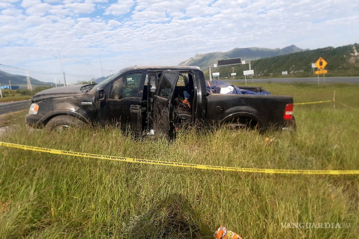 Hombre es vencido por el cansancio y tras volcadura muere en la Saltillo-Monterrey