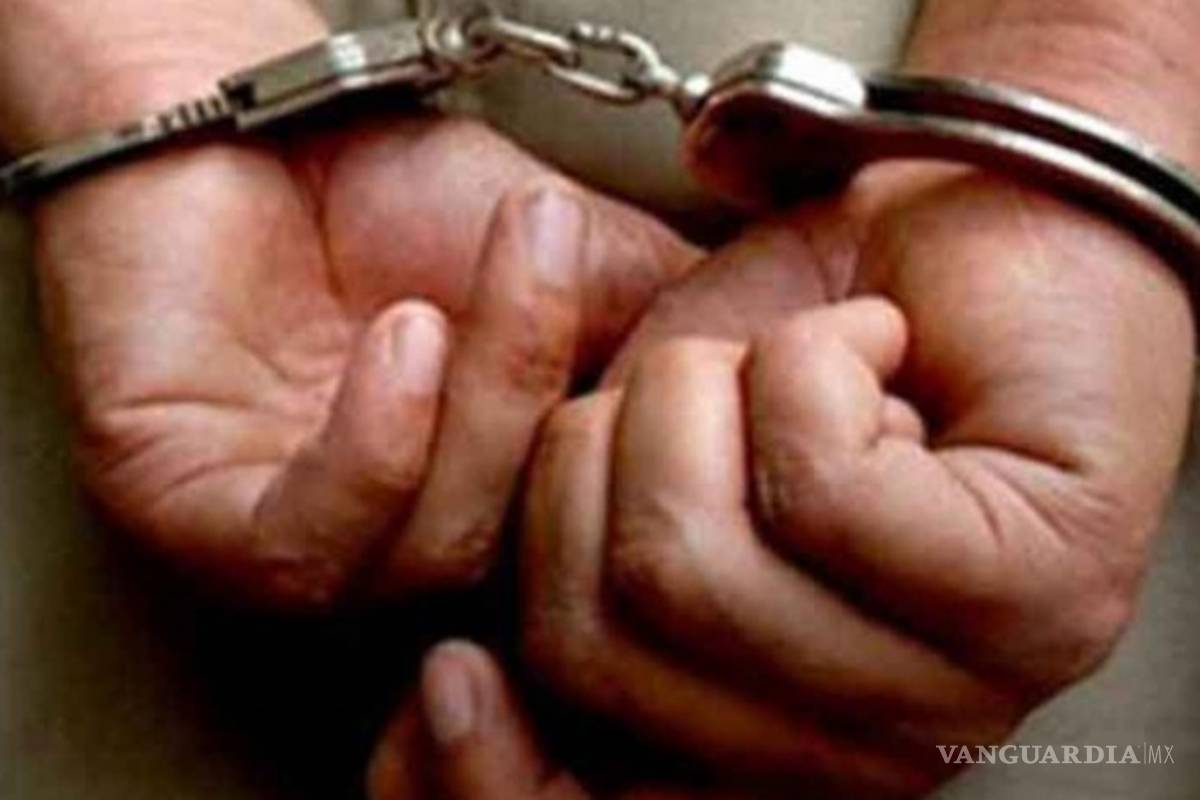 Roban policías 500 mil pesos y regresan mitad para evitar denuncia