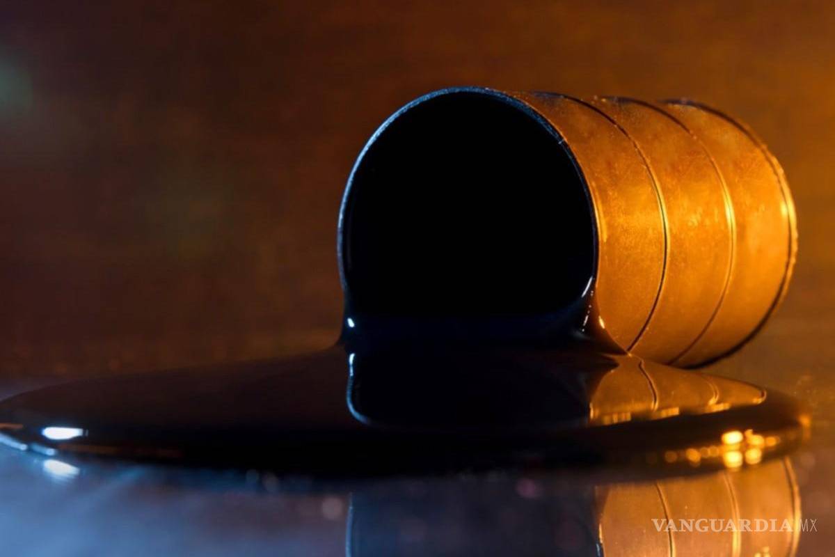 Se caen precios del petróleo crudo más de 4 dólares el barril