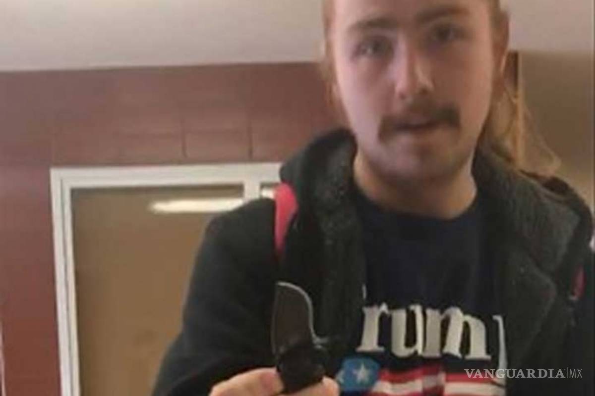 Denuncian que estudiante sacó cuchillo e insultó a migrantes en EU (Video)