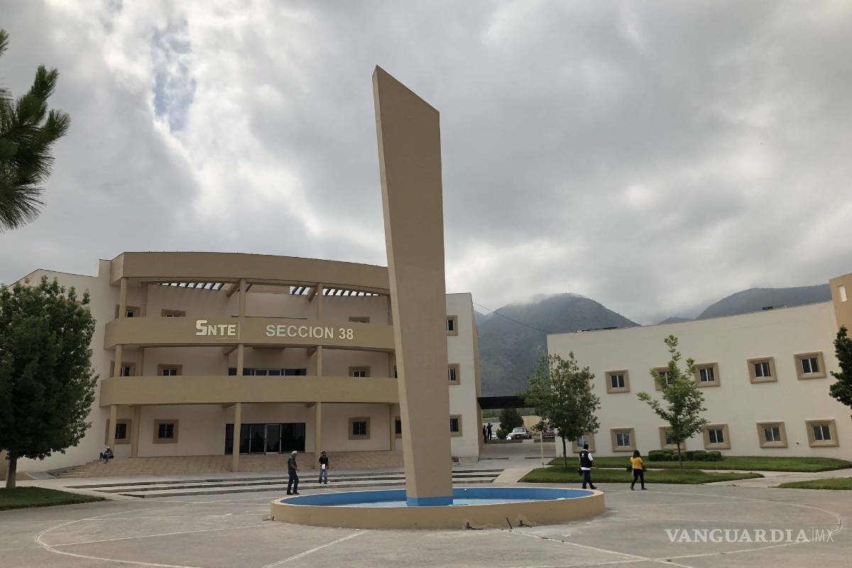 Reclaman jubilados de la Sección 38 del SNTE de Coahuila, pago del Fondo de Retiro