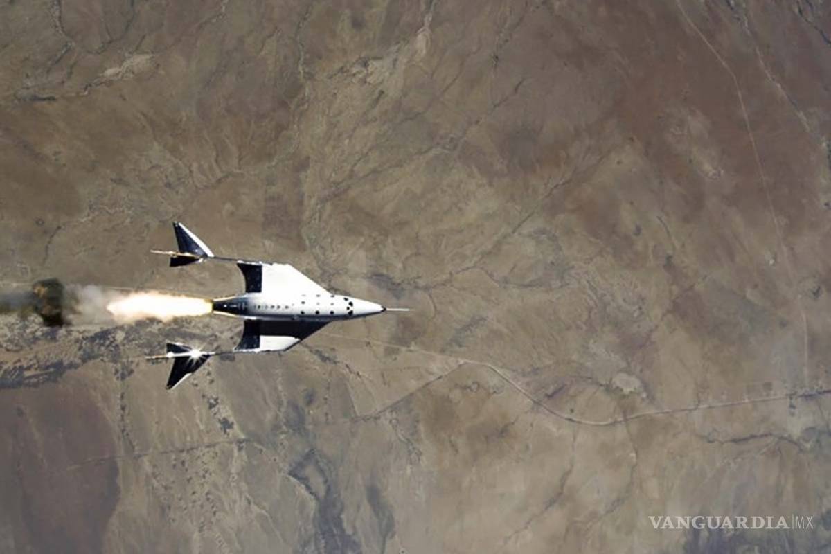 Nave de Virgin Galactic hace vuelo de prueba