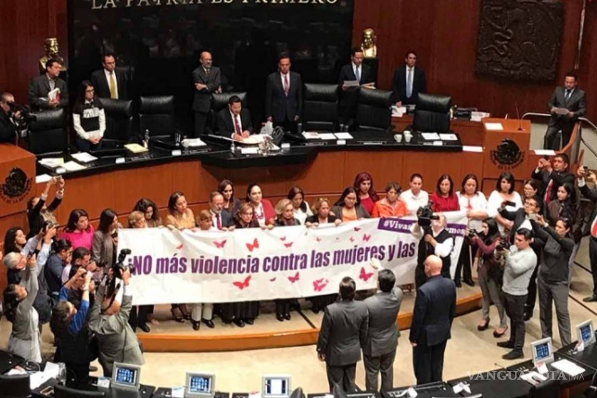 Noé Castañón, acusado de violencia familiar, toma protesta como senador