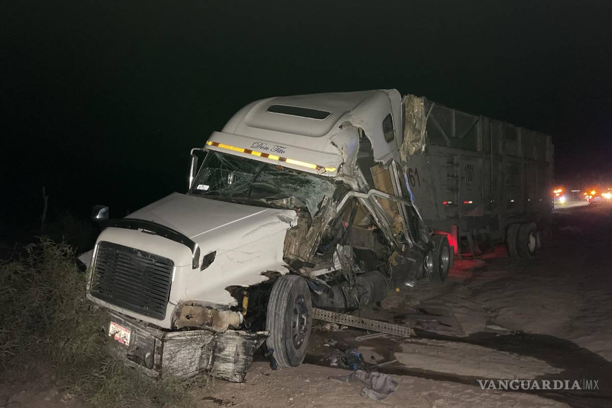 Aparatoso choque de tráileres deja un lesionado en la carretera Saltillo-Torreón