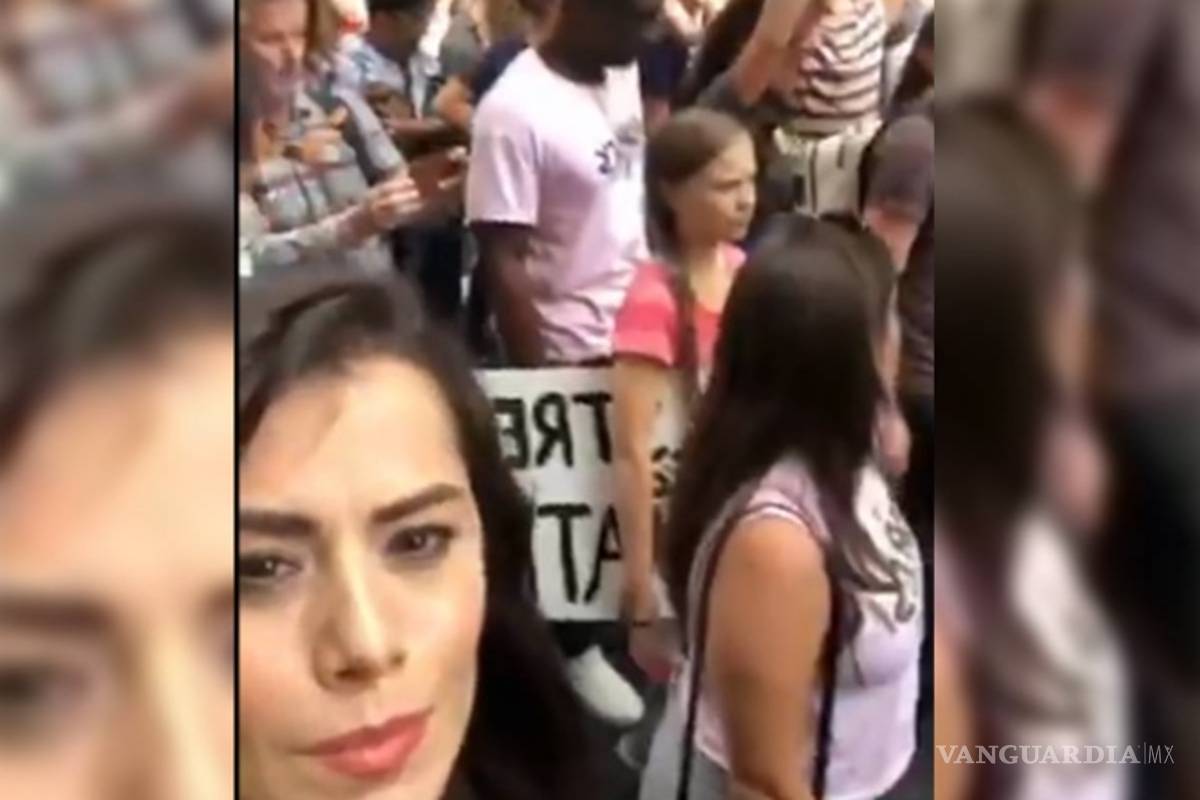 Critican a senadora por tomarse 'selfie' con Greta Thunberg solo para ganar 'likes'