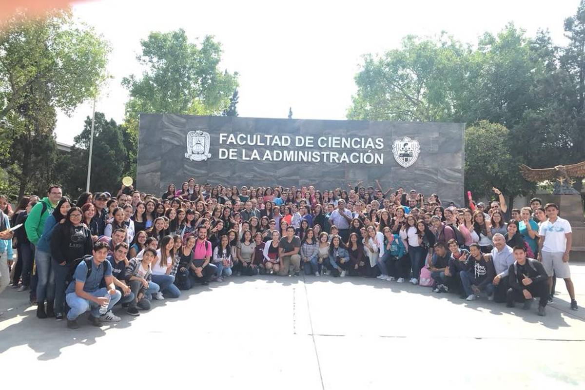 $!Se registra esposa de exdirector de FCA de la UAdeC para contender por este mismo cargo