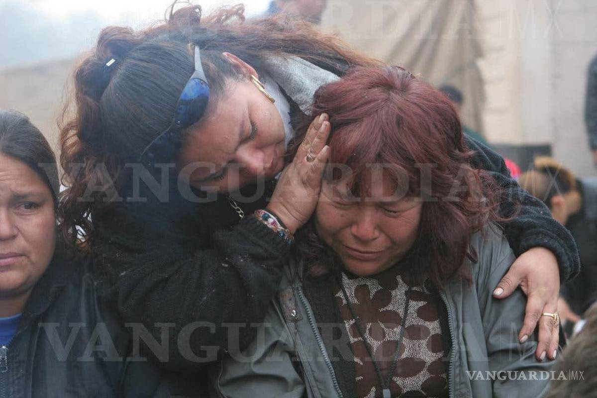 $!AMLO ofrece opciones a familias de Pasta de Conchos: indemnización, memorial y abrir o no las minas