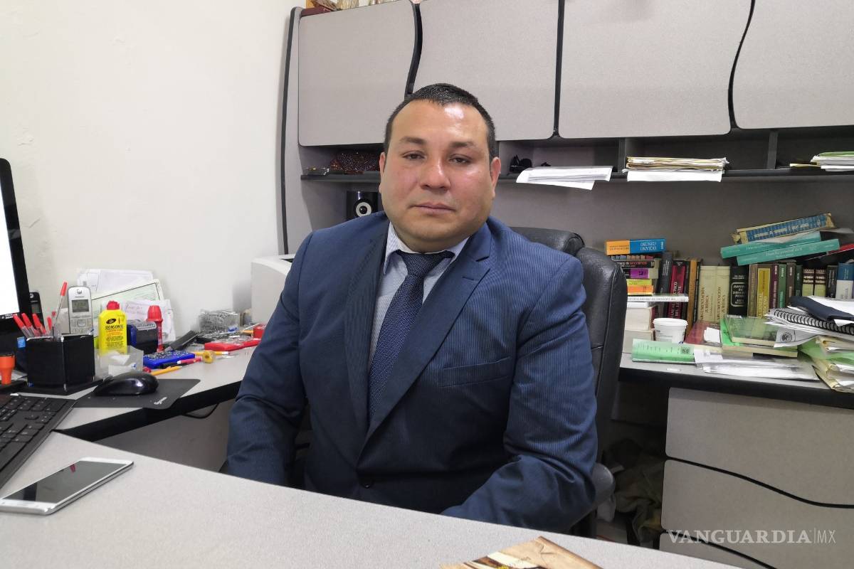 Policías estatales intentan intimidar a abogado de Monclova