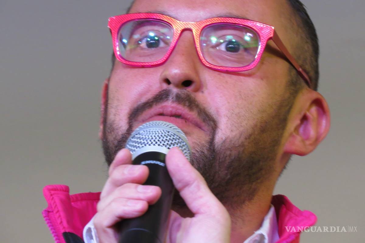 Dice Loret que Clark decidió renunciar a Primero Noticias