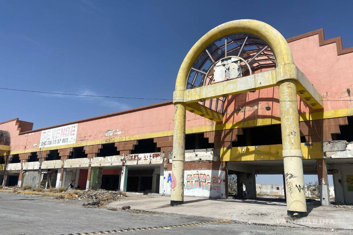 Inicia demolición parcial de Plaza Fiesta Merco en Monclova