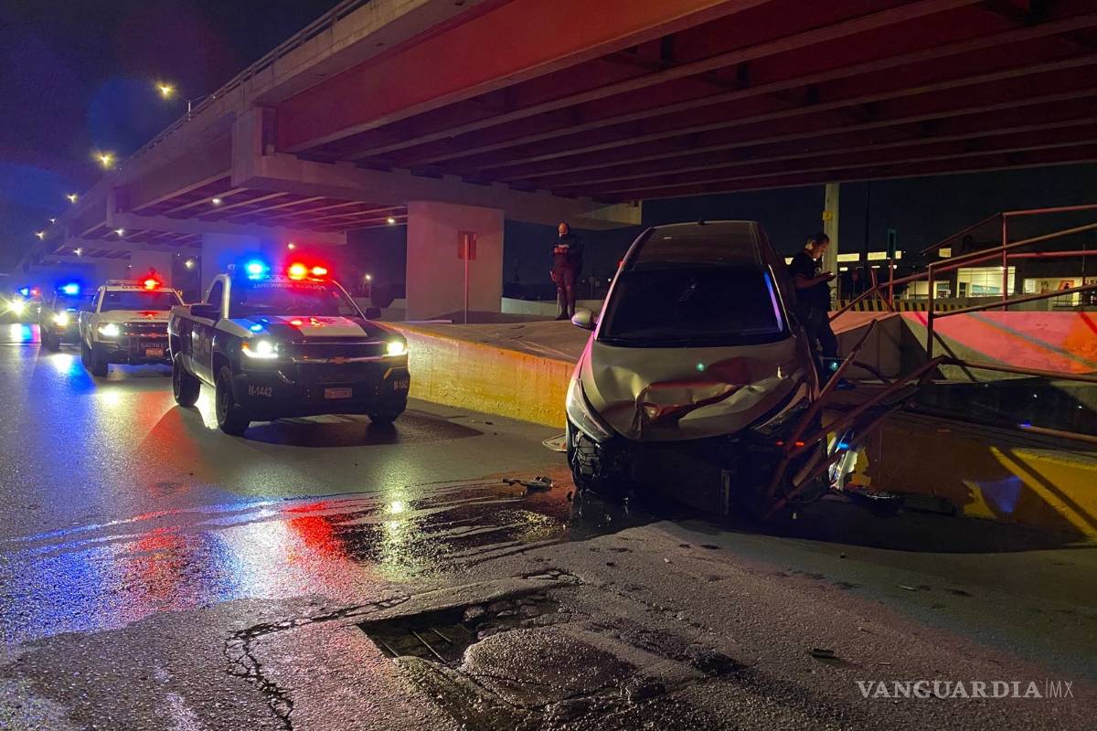 Cae ebrio en paso a desnivel del periférico Luis Echeverría