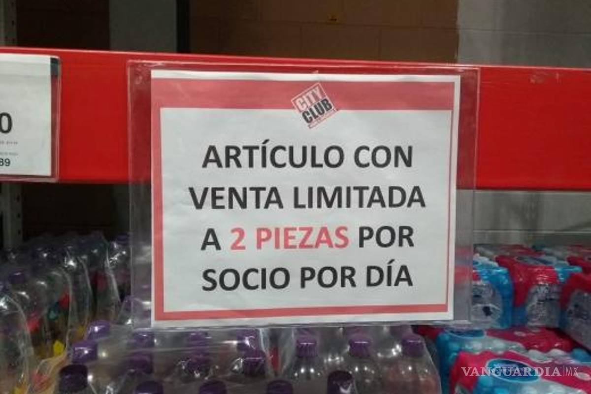 Restringen venta de agua en Saltillo por compras masivas de regios; ponen freno en centros comerciales