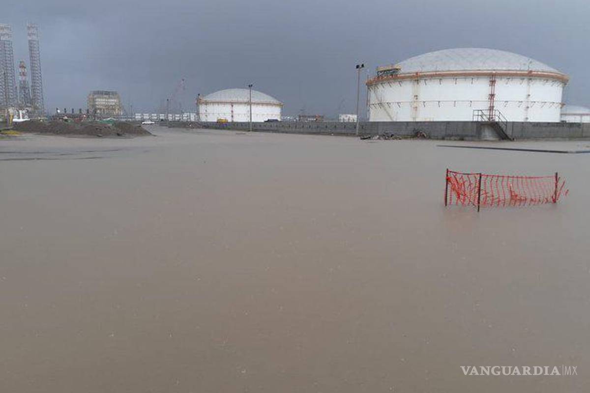 $!Paraíso, en Tabasco, bajo el agua; culpan a refinería Dos Bocas por inundación