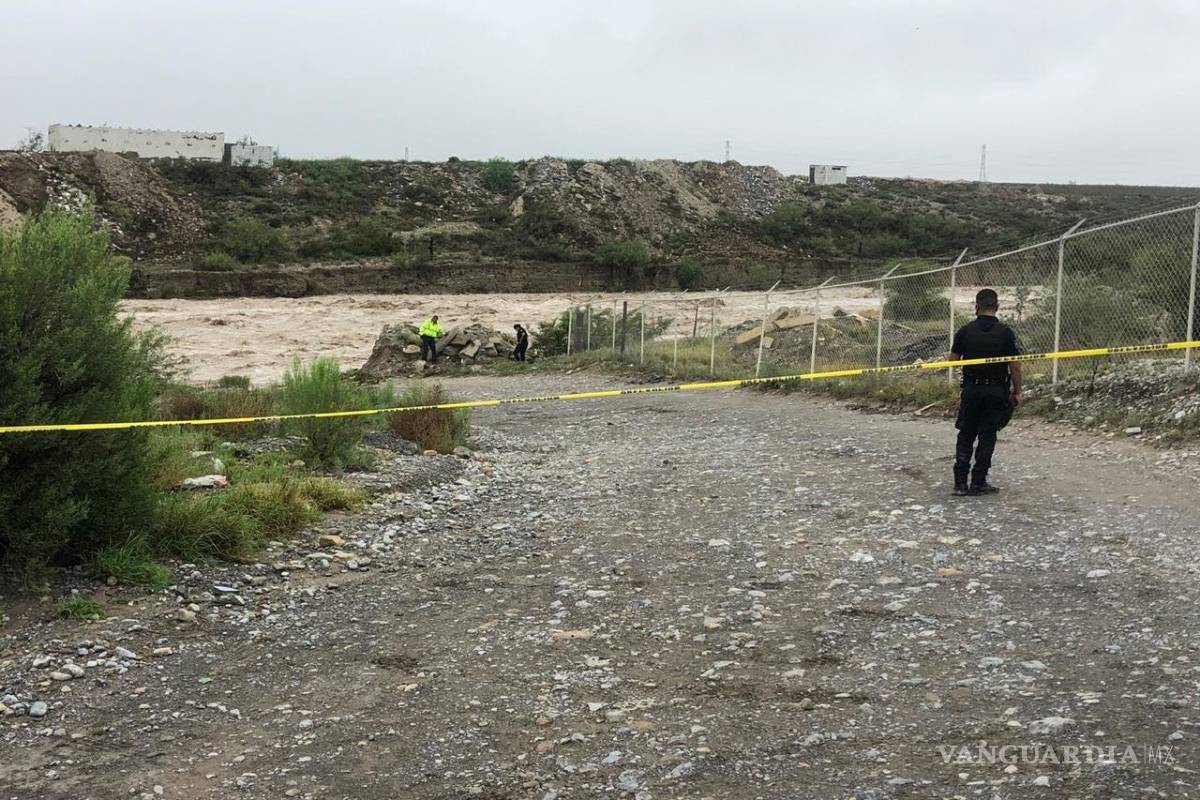 $!Ubican camioneta donde viajaba familia en Arteaga; tres personas siguen desaparecidas