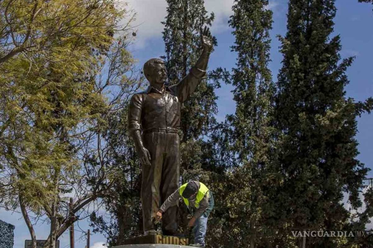 Hijo de Colosio visita cada 3 meses la plaza donde murió su padre
