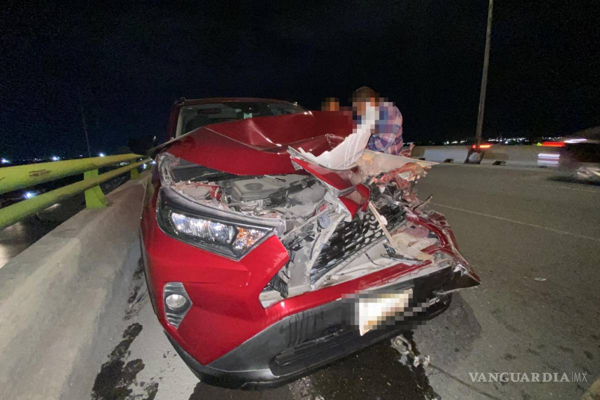 Saltillo: colisión múltiple sobre un puente bloquea carriles; conductor no guardo distancia