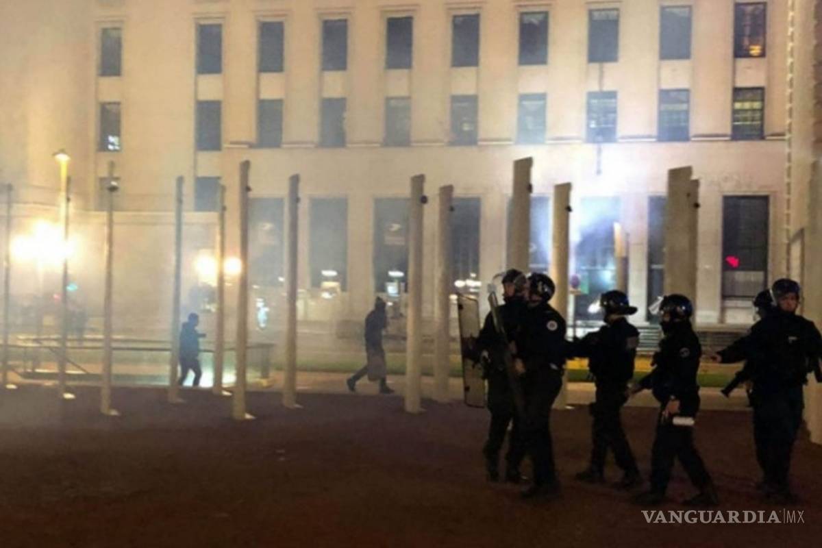 La Purga llega a la vida real en Francia; enmascarados atacan en Halloween
