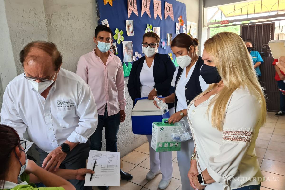 Inicia vacunación a personal de guarderías en Torreón