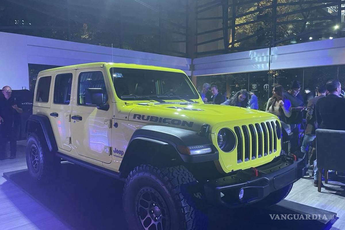 Stellantis presenta 19 modelos de vehículos; lanza su primer auto completamente eléctrico