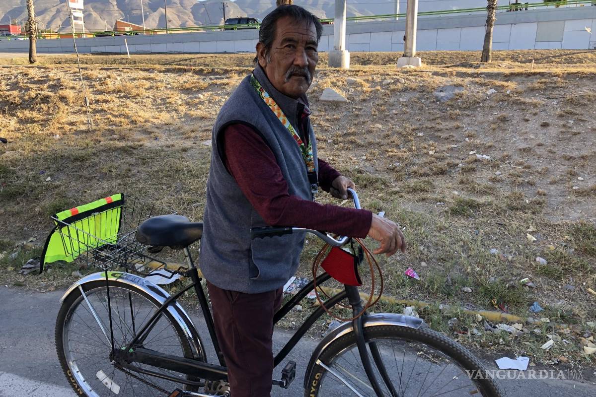 Saltillo: un paseo diario en bici para mantener la salud a los 69 años