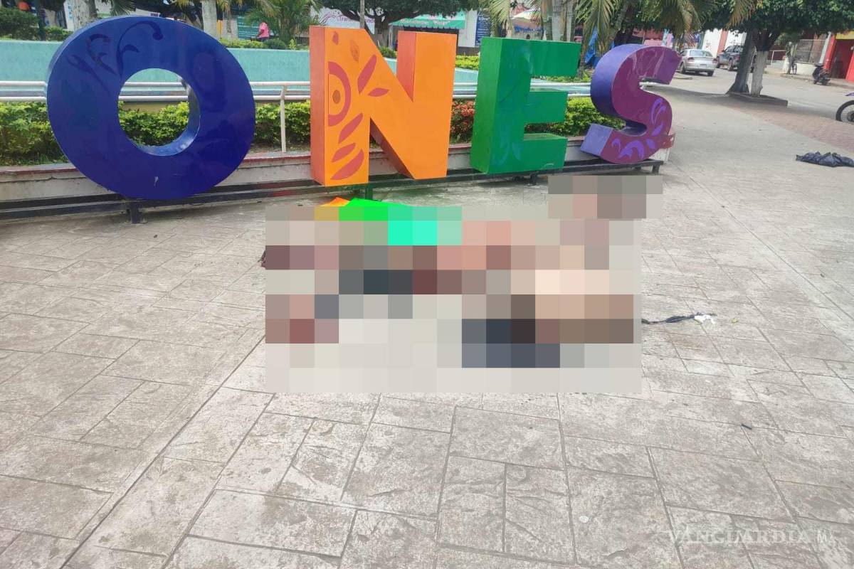 En pleno día, dejan cuerpos desmembrados en letras turísticas de Cazones, en Veracruz