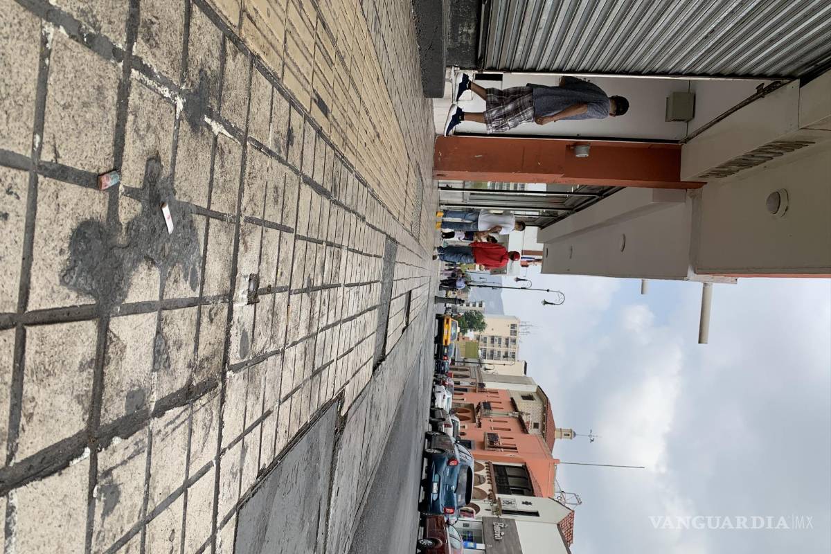 Saltillo: la calle Victoria requiere una “manita de gato”