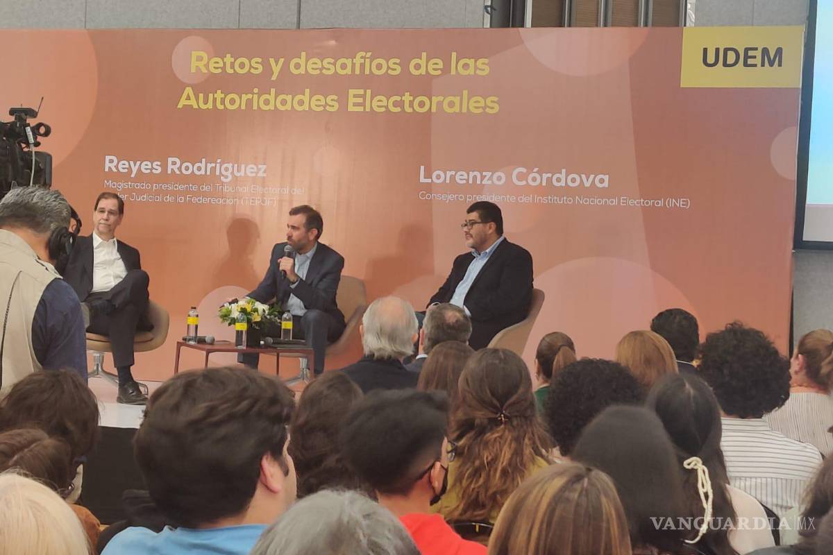 ‘No somos iguales’, responde Lorenzo Córdova, presidente del INE, a AMLO