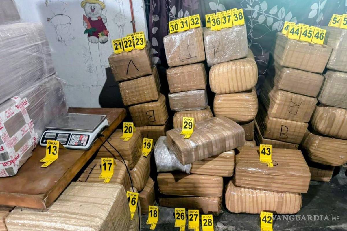 Fiscalía de Nuevo León: Decomisan 700 kilos de droga en cateo a vivienda, en Monterrey