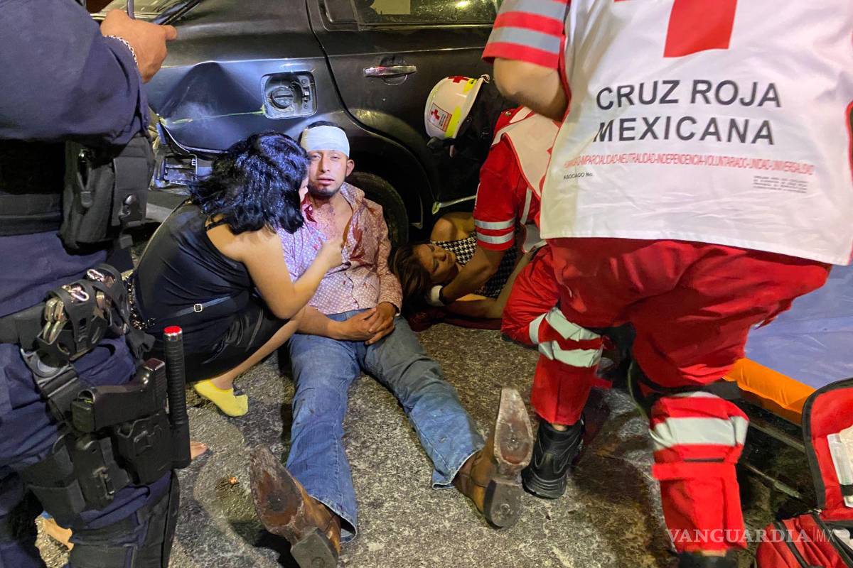 Tras salir de concierto chocan arriba de puente de Distribuidor San Isidro