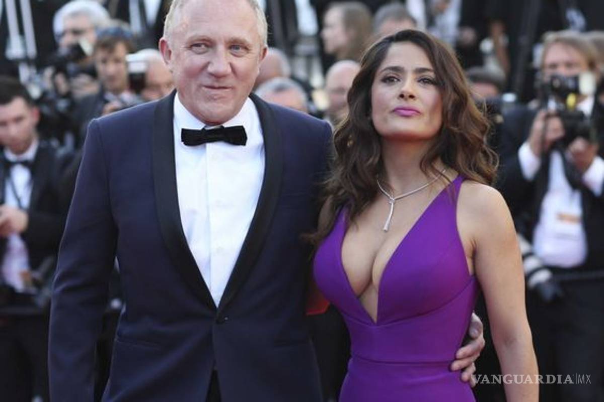 ‘No quiero dar una mala imagen de mi marido’: Salma Hayek y la difícil tarea del buen vestir
