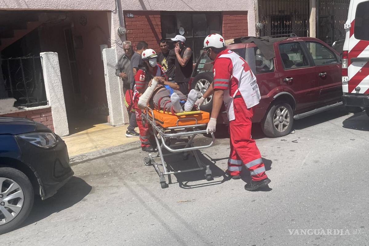 Trabajador cae de azotea y termina lesionado, en Saltillo