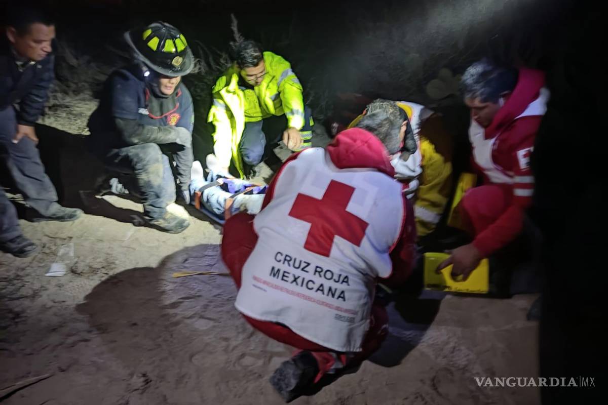 Trailero termina prensado en la carretera Matamoros-Mazatlán