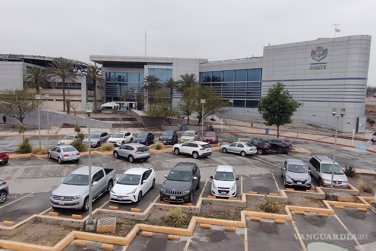 Saltillo: trabajadores del ISSSTE denuncian supuestos hechos de acoso, prepotencia despotismo, trabajan bajo protesta