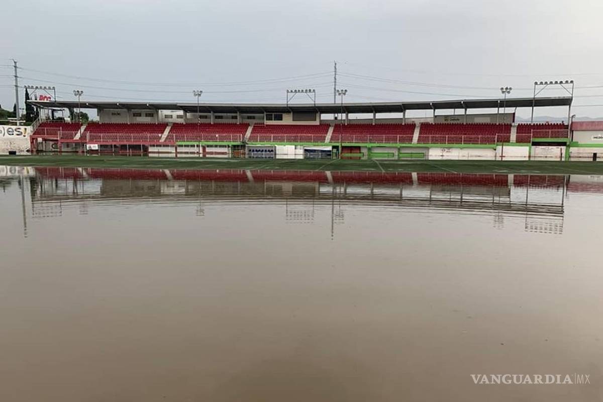 Como cada año, el Estadio Olímpico de Saltillo se inunda por las fuertes lluvias
