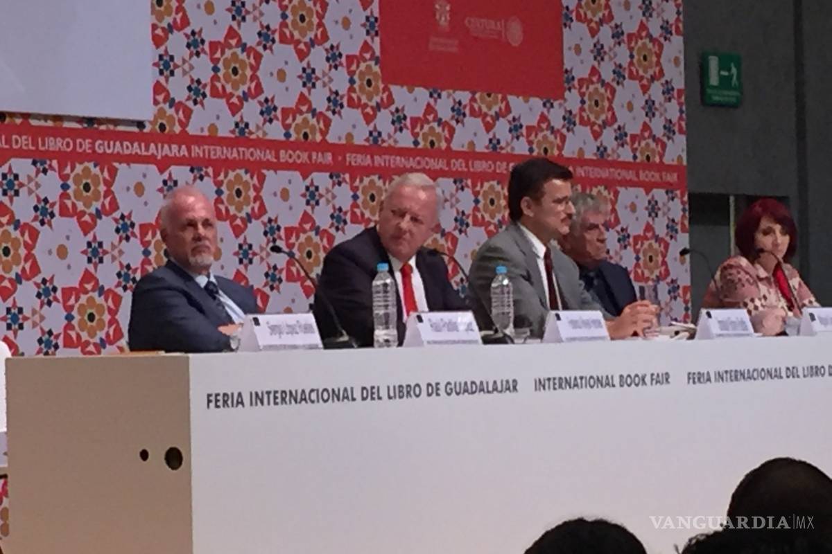 Homenajean a Heroles por su amor a los libros