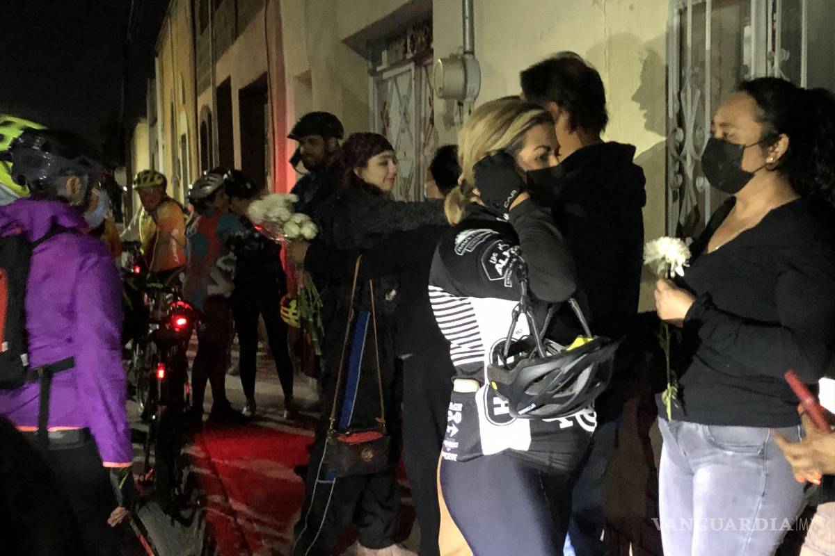 Colectivos de ciclistas de Saltillo hacen homenaje a compañero que falleció tras caída de bicicleta