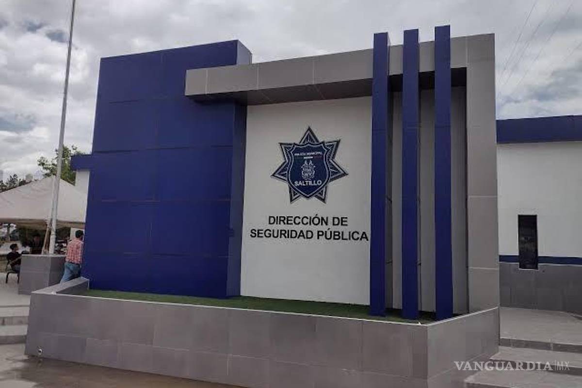 Saltillo: riña entre pandillas deja seis autos dañados en Ciudad Las Torres; dos jóvenes son detenidos