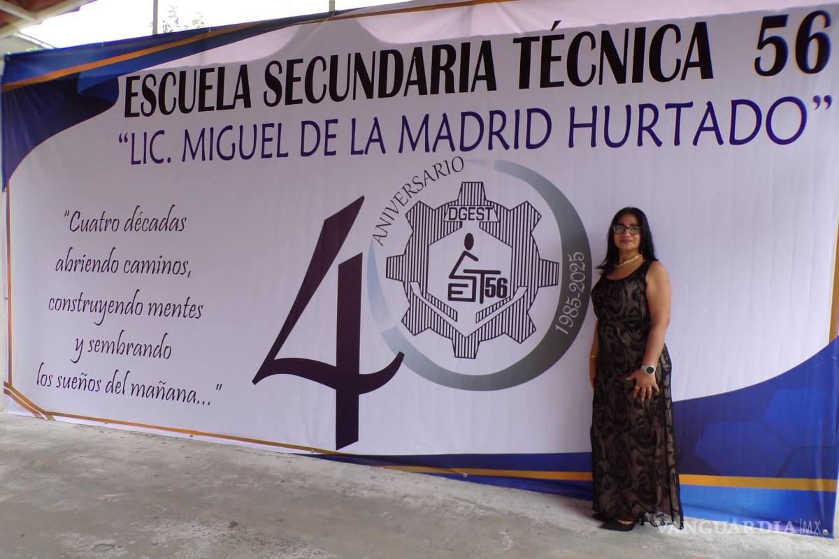 $!La directora Jeanet Imelda Calvillo destacó el esfuerzo de generaciones que han hecho grande a la institución.