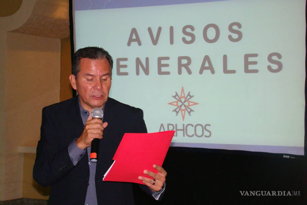 Entrega ARHCOS reconocimiento en su asamblea