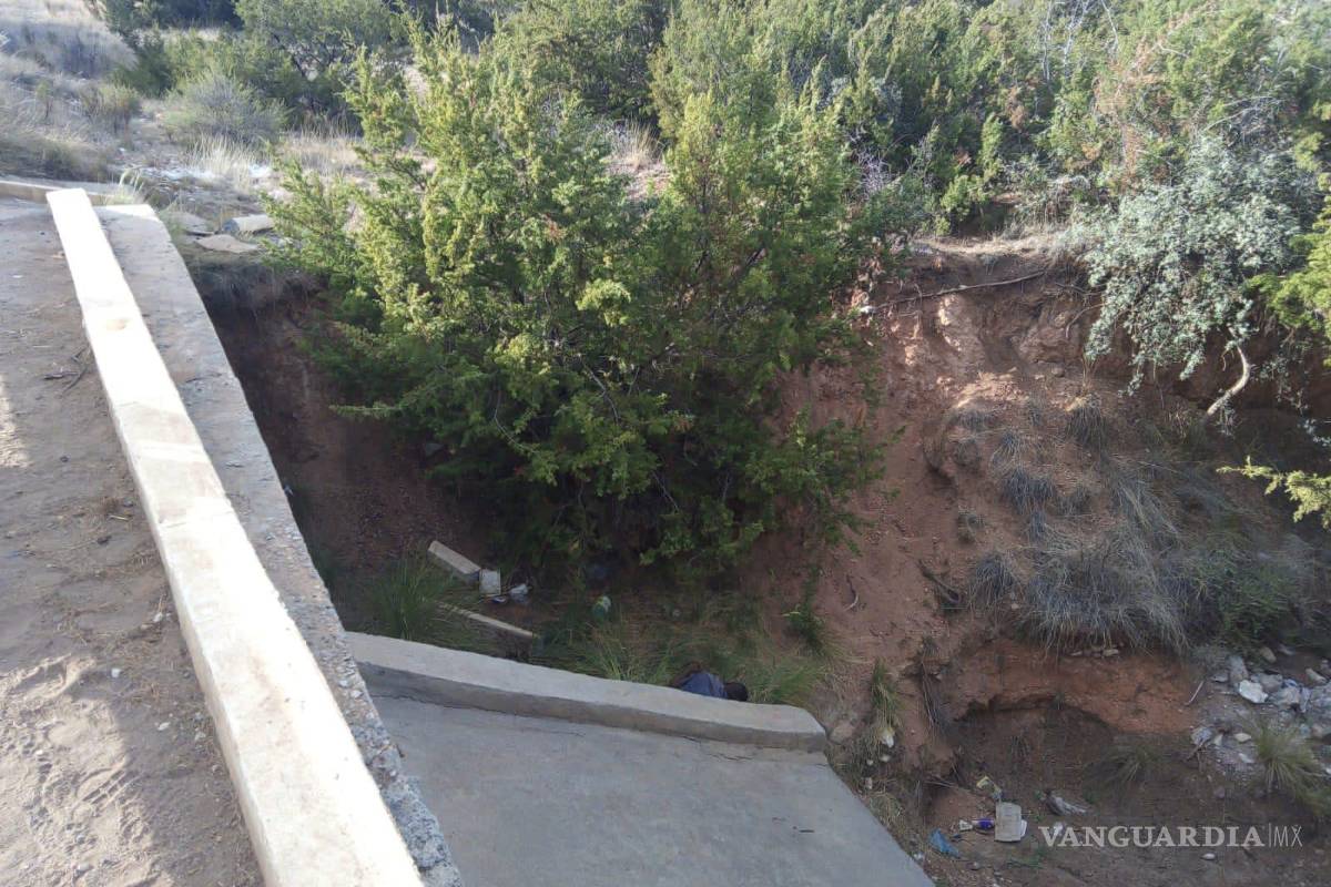 Joven muere tras derrapar en moto y caer a un barranco en Coahuila