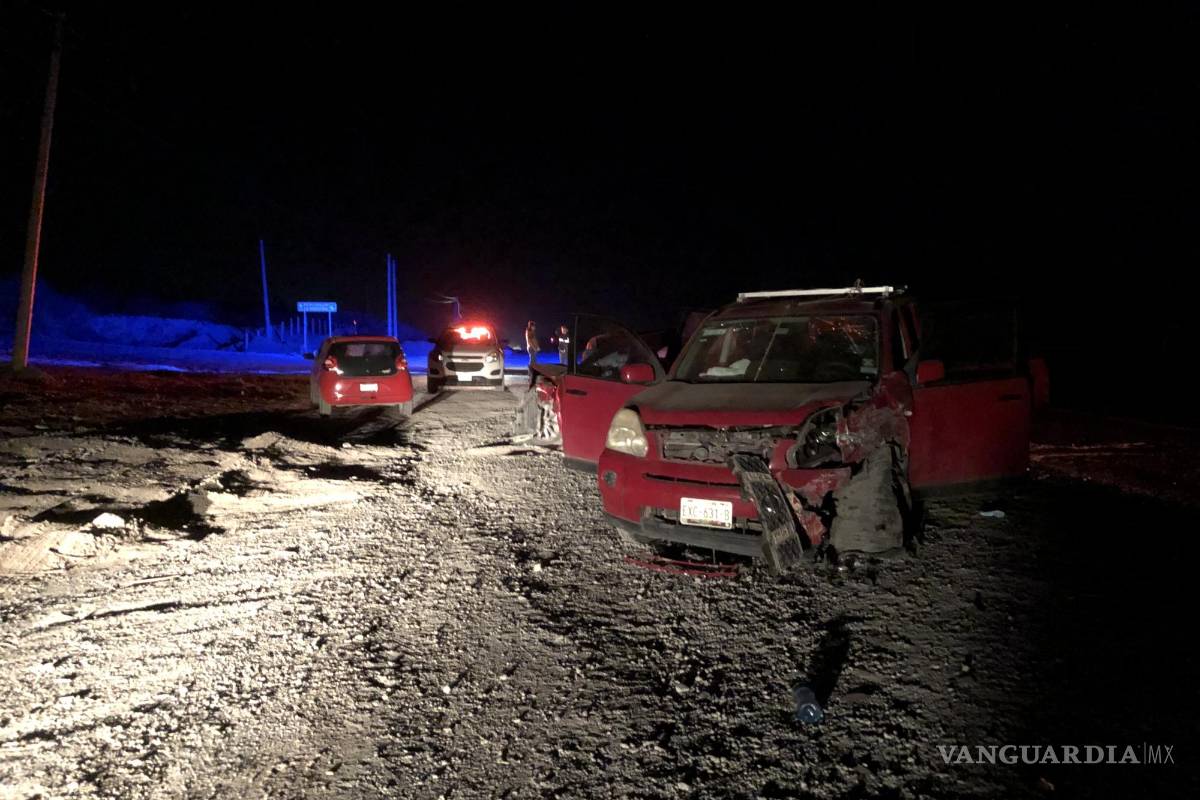 Chocan de frente en la carretera a Zacatecas y viven para contarlo; sufren heridas leves