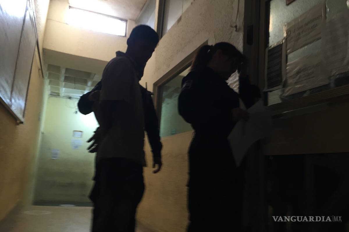 Se mete a casa ajena en colonia de Saltillo; el dueño lo descubre y lo captura