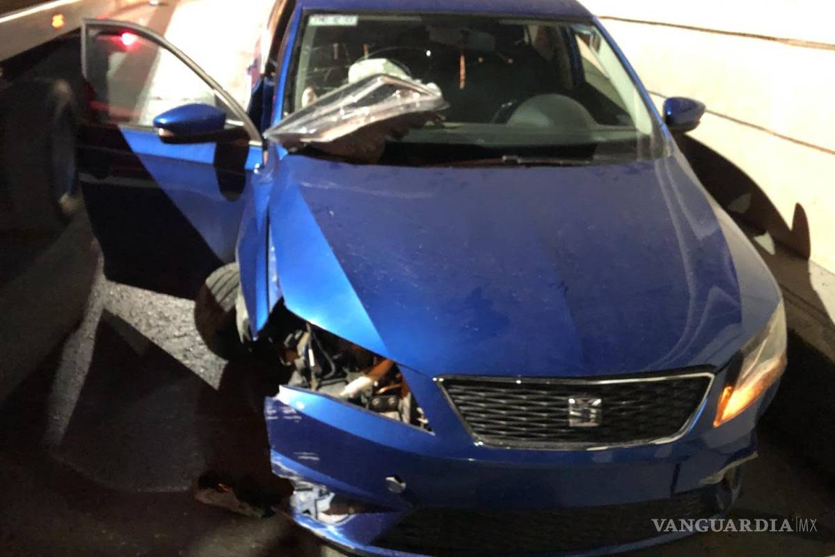 Choca en el periférico LEA de Saltillo, se quedó dormido